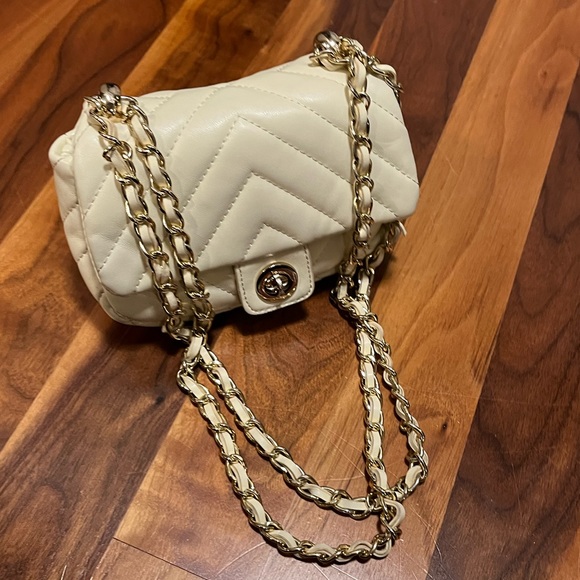 Kids crossbody or shoulder purse, used, FREE with kids purchase, must be BUNDLED - Picture 12 of 16